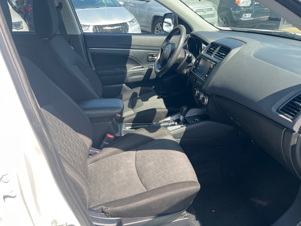 2020 Mitsubishi Outlander Image 13