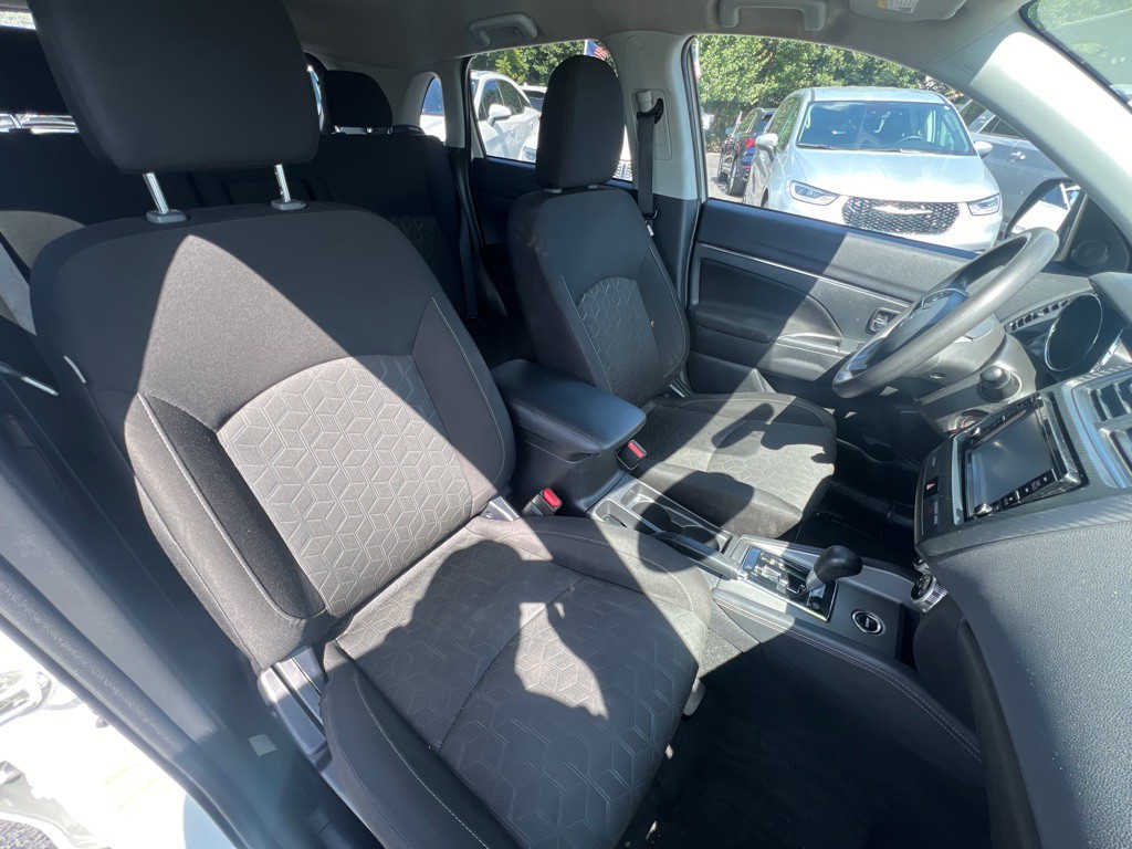 2020 Mitsubishi Outlander Image 14