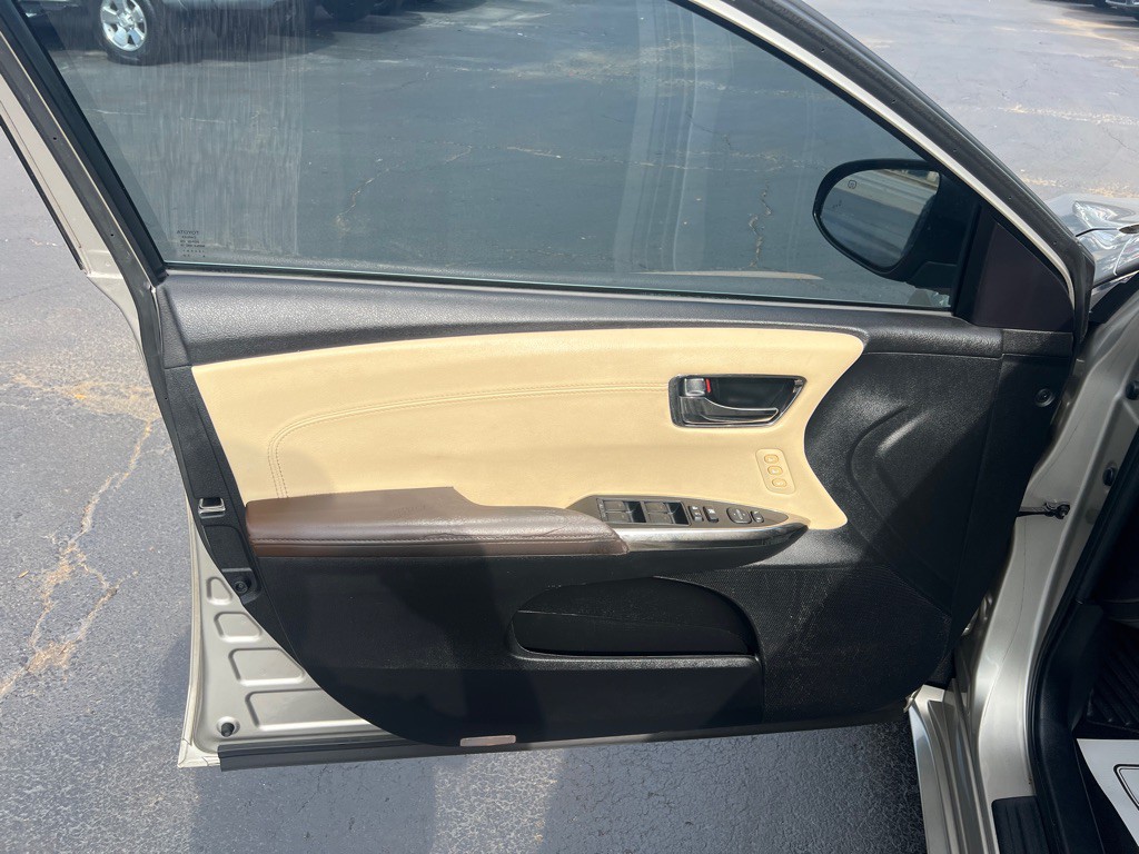 2016 Toyota Avalon Image 8