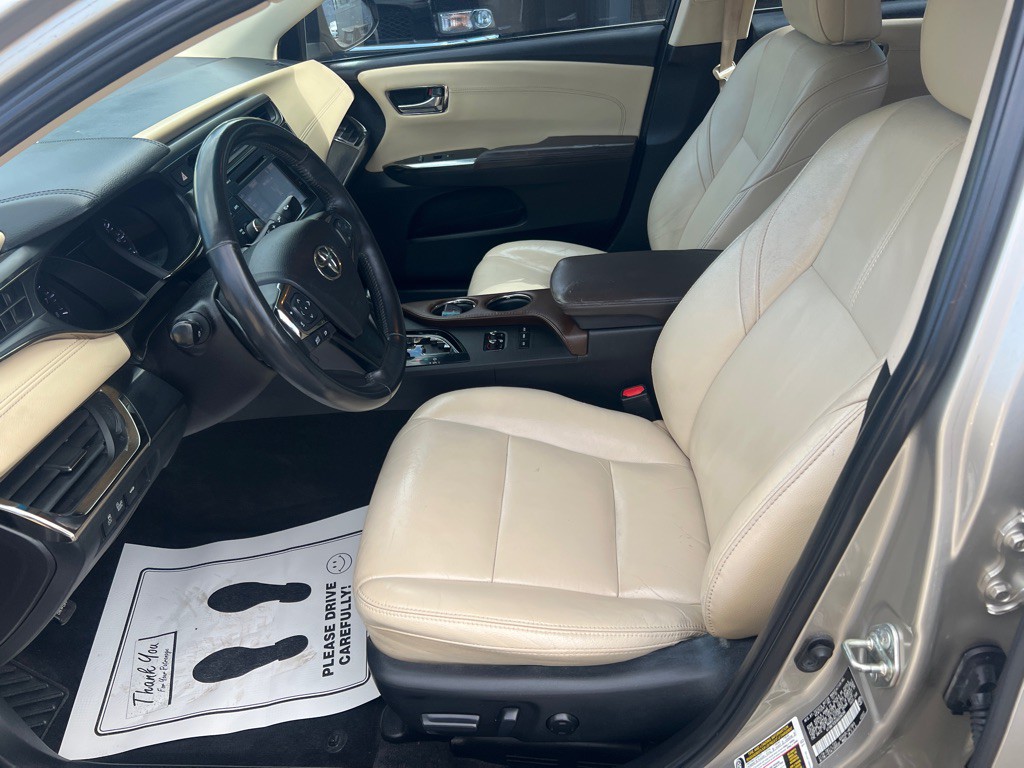 2016 Toyota Avalon Image 9