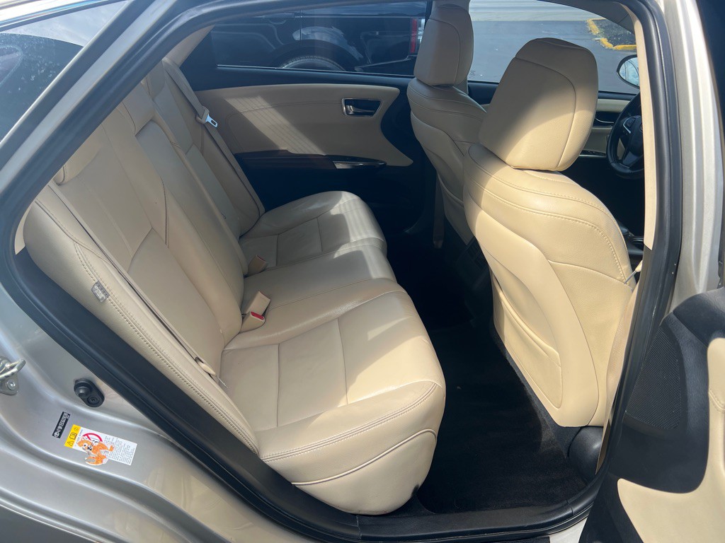 2016 Toyota Avalon Image 15