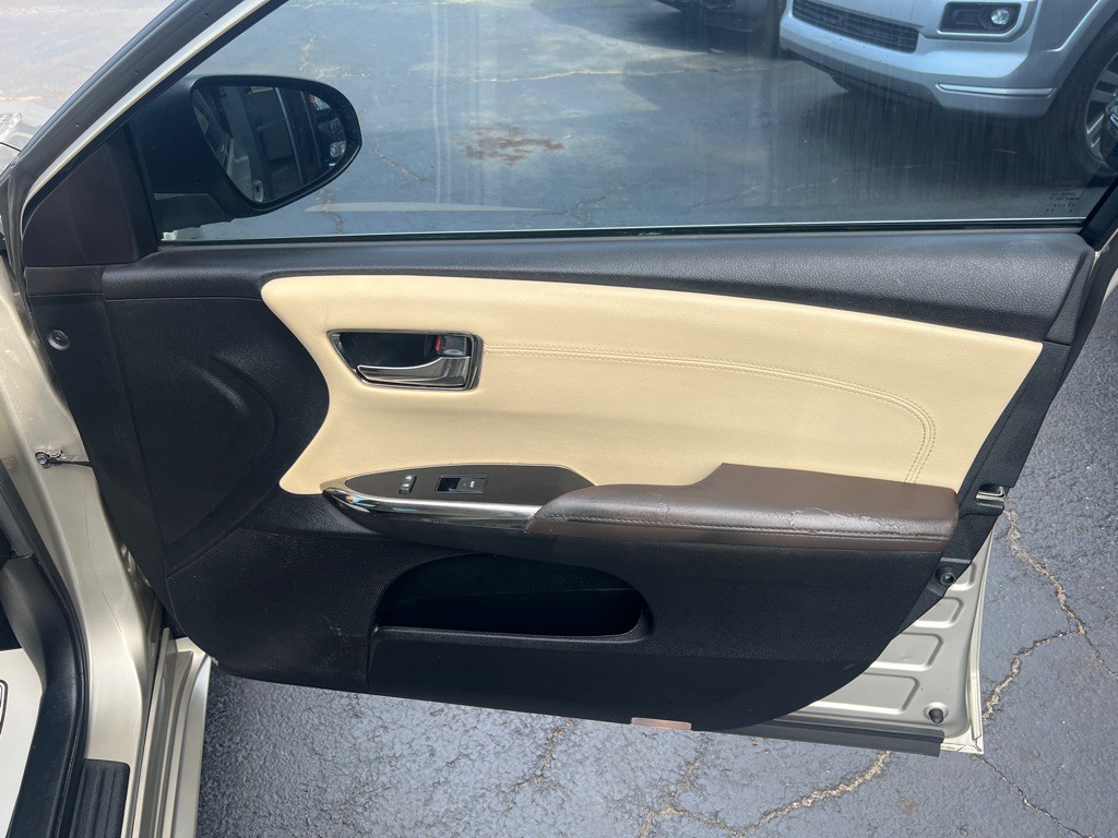 2016 Toyota Avalon Image 16