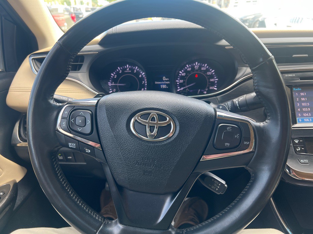 2016 Toyota Avalon Image 22