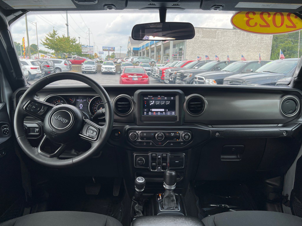 2023 Jeep Gladiator Image 12