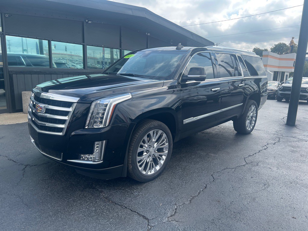 2020 Cadillac Escalade Image 2