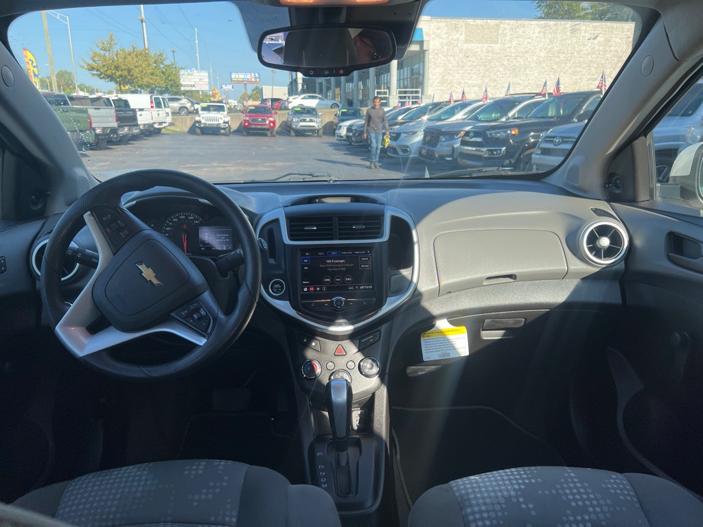 2020 Chevrolet Sonic Image 13