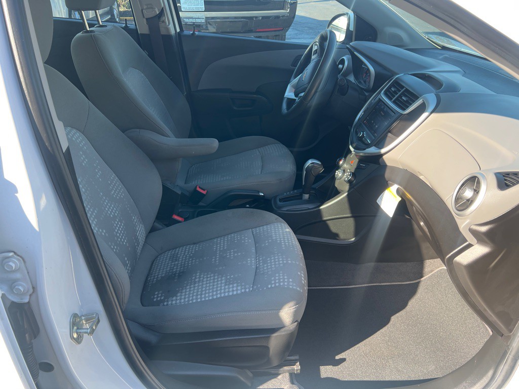 2020 Chevrolet Sonic Image 17