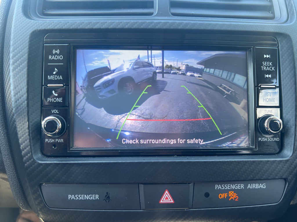 2021 Mitsubishi Outlander Image 8