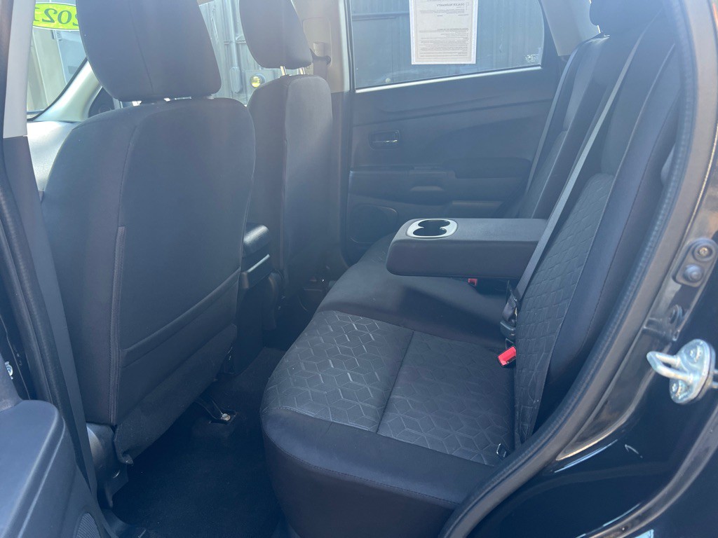 2021 Mitsubishi Outlander Image 10