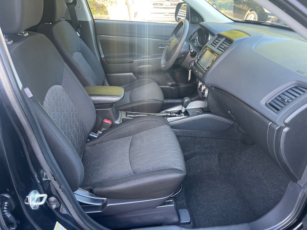 2021 Mitsubishi Outlander Image 14
