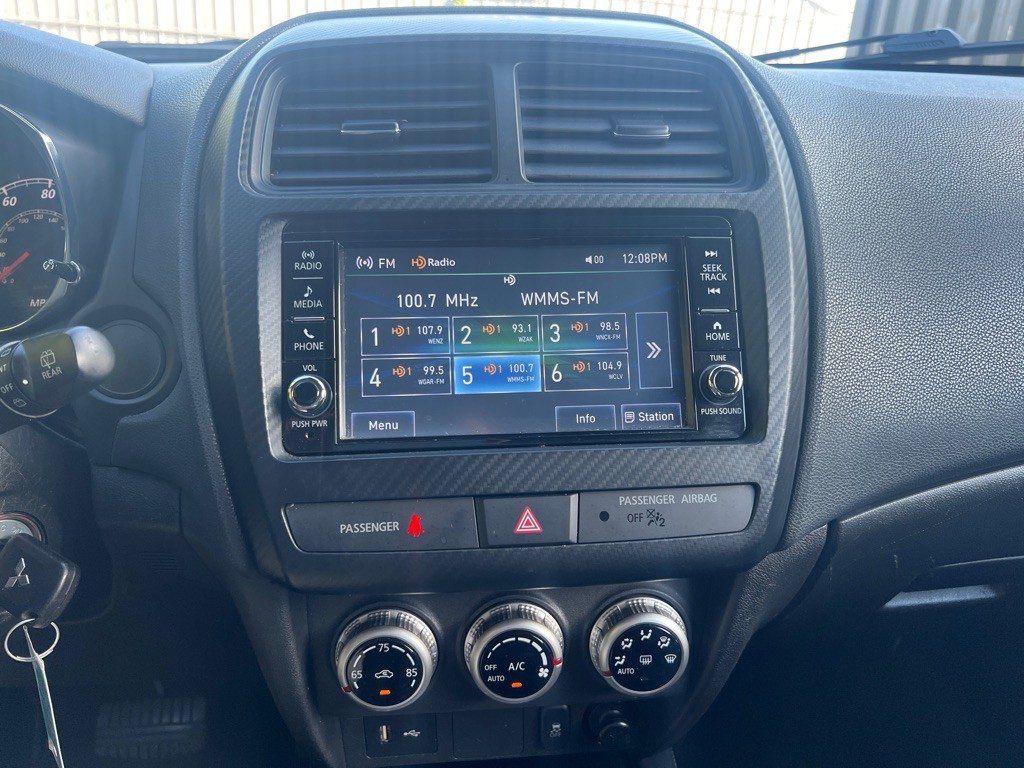 2021 Mitsubishi Outlander Image 17