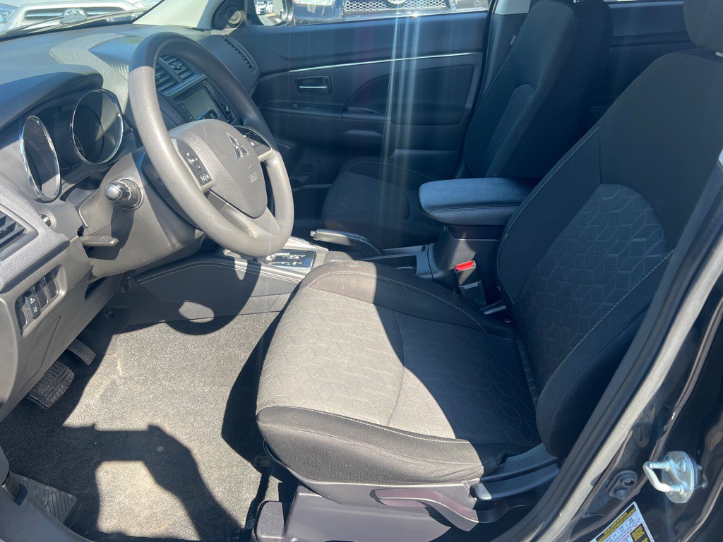 2021 Mitsubishi Outlander Image 24