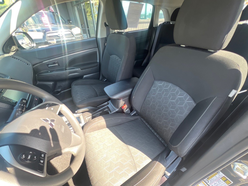 2021 Mitsubishi Outlander Image 25