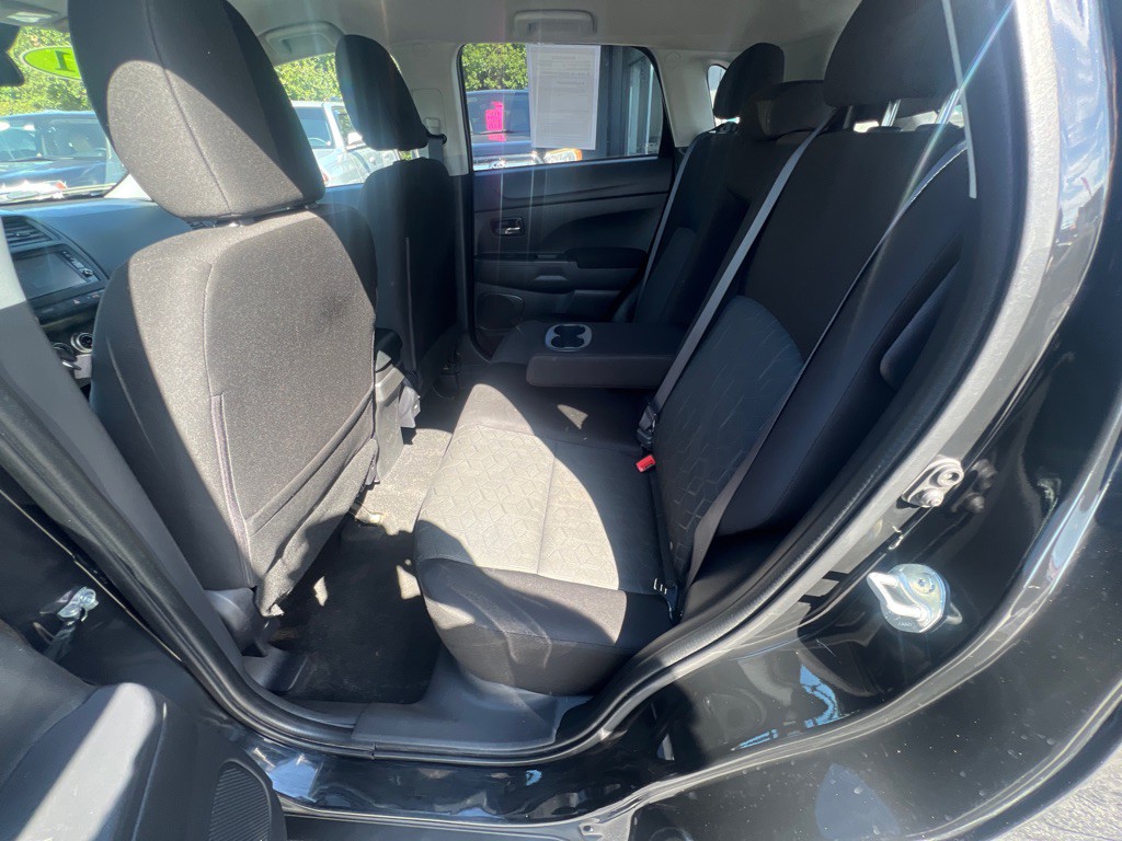 2021 Mitsubishi Outlander Image 26