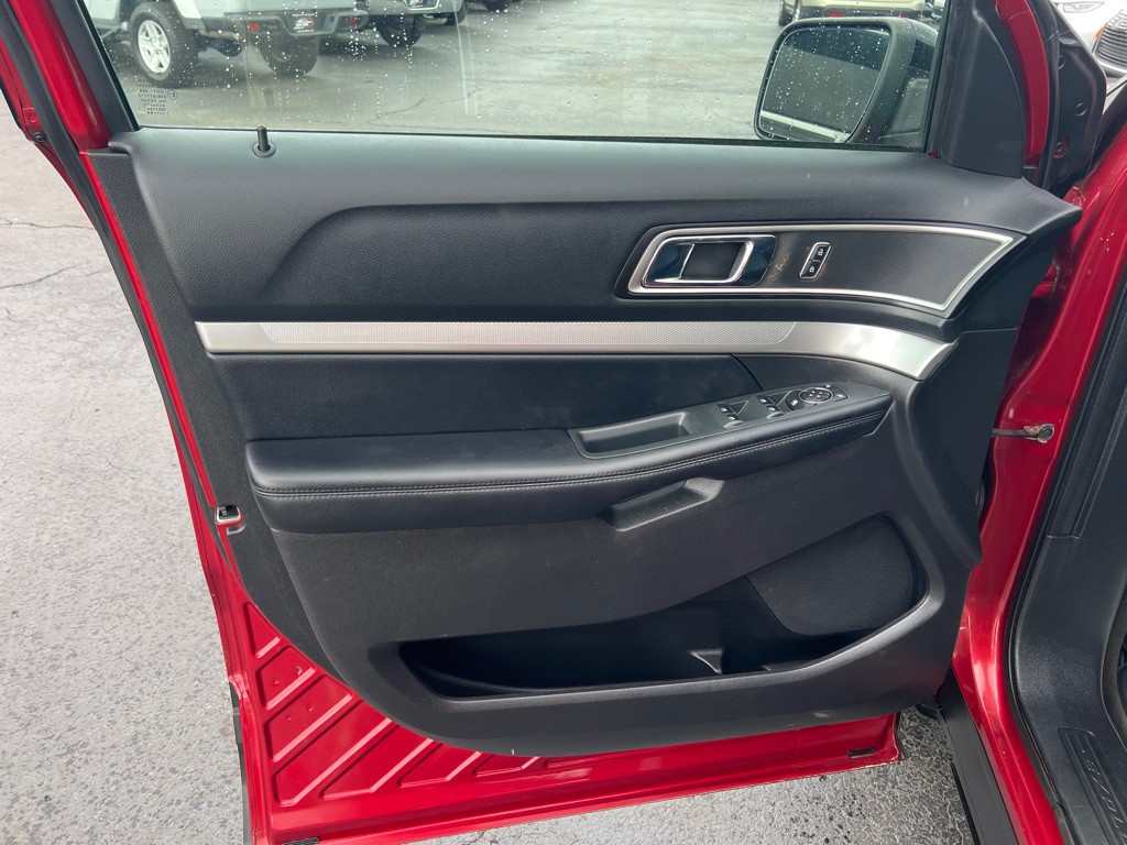 2017 Ford Explorer Image 11