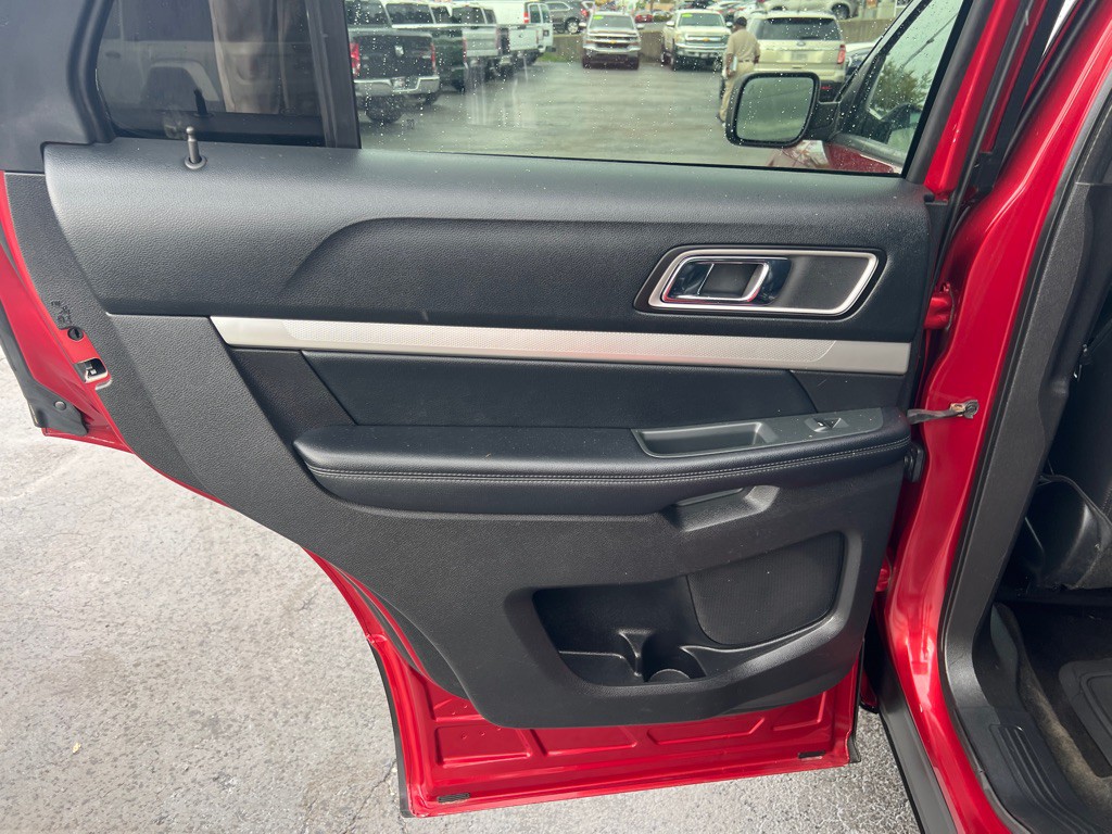2017 Ford Explorer Image 14