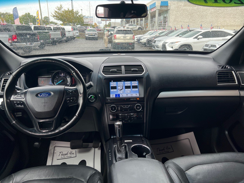 2017 Ford Explorer Image 16