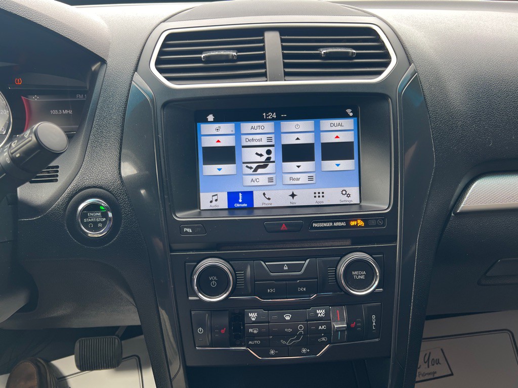 2017 Ford Explorer Image 24