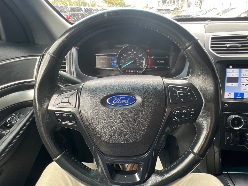 2017 Ford Explorer Image 26