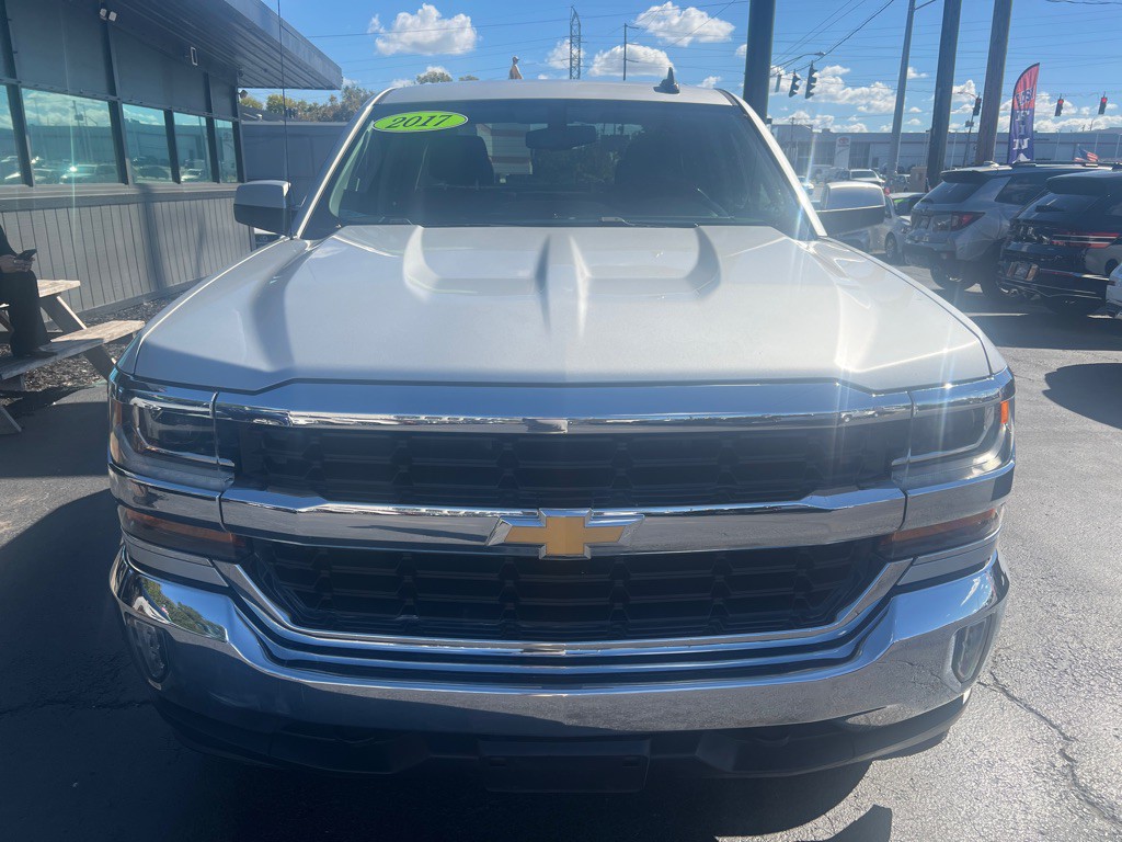 2017 Chevrolet Silverado 1500 Image 2