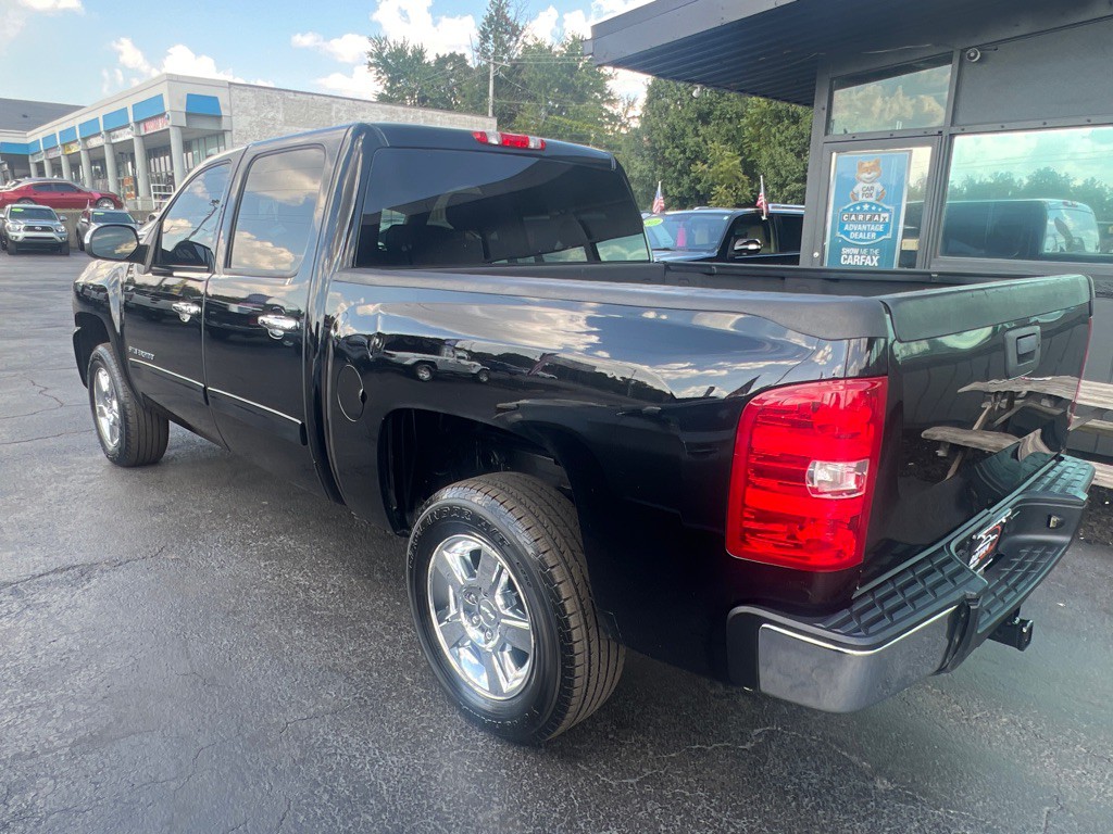 2011 Chevrolet Silverado 1500 Image 2