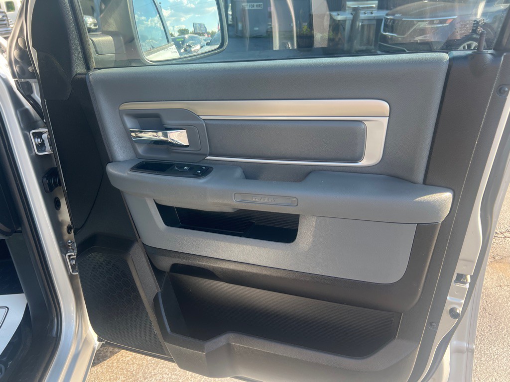 2013 RAM 1500 Image 12