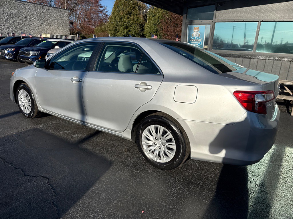 2013 Toyota Camry Image 4
