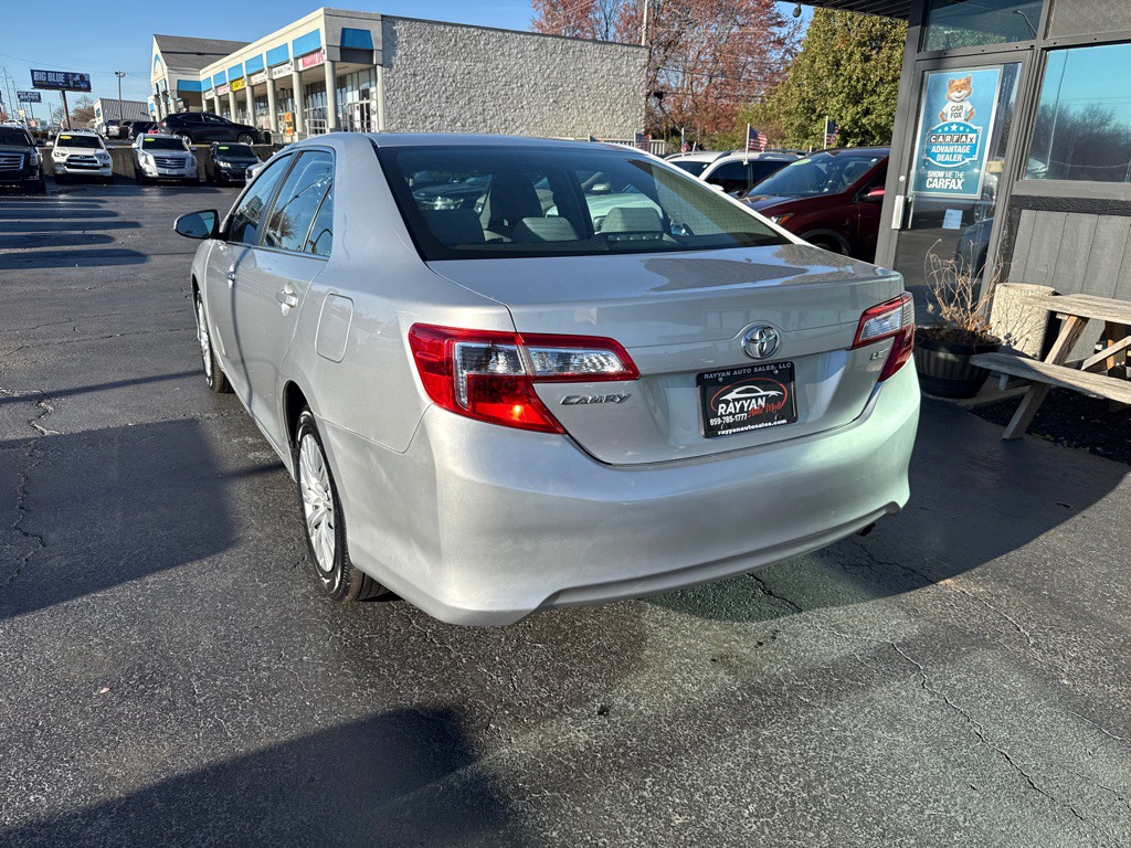2013 Toyota Camry Image 5