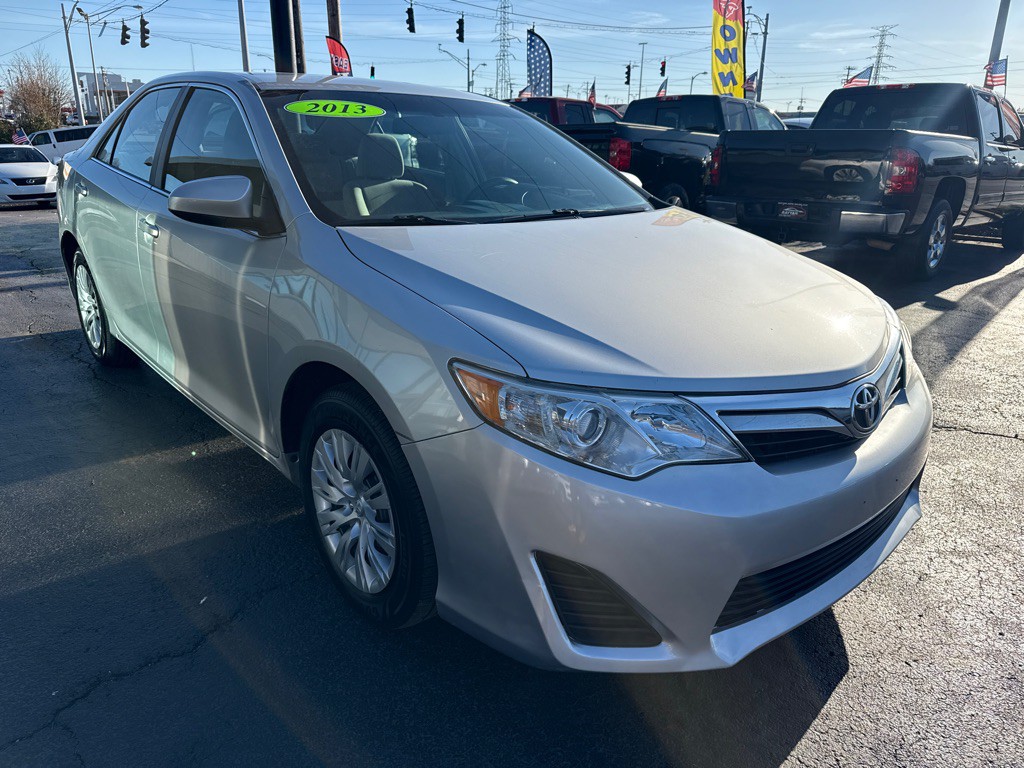 2013 Toyota Camry Image 7