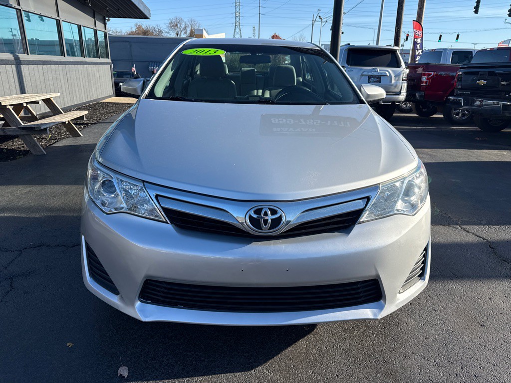 2013 Toyota Camry Image 8
