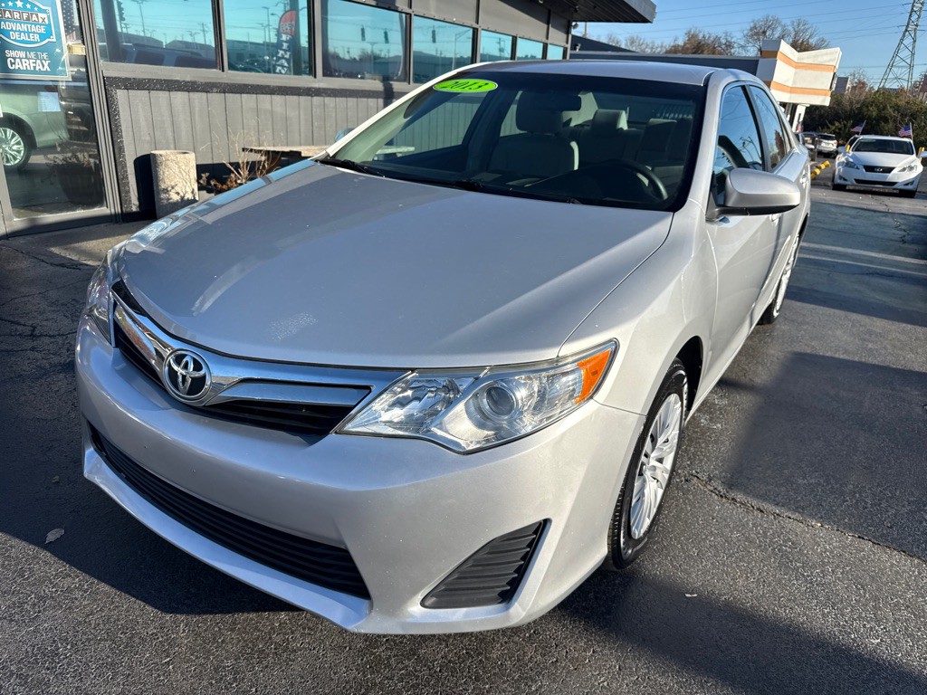 2013 Toyota Camry Image 9