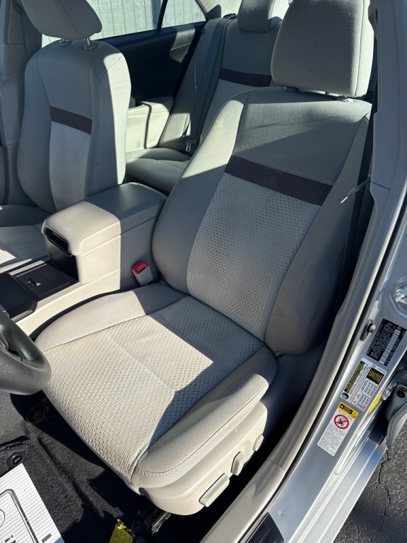 2013 Toyota Camry Image 11