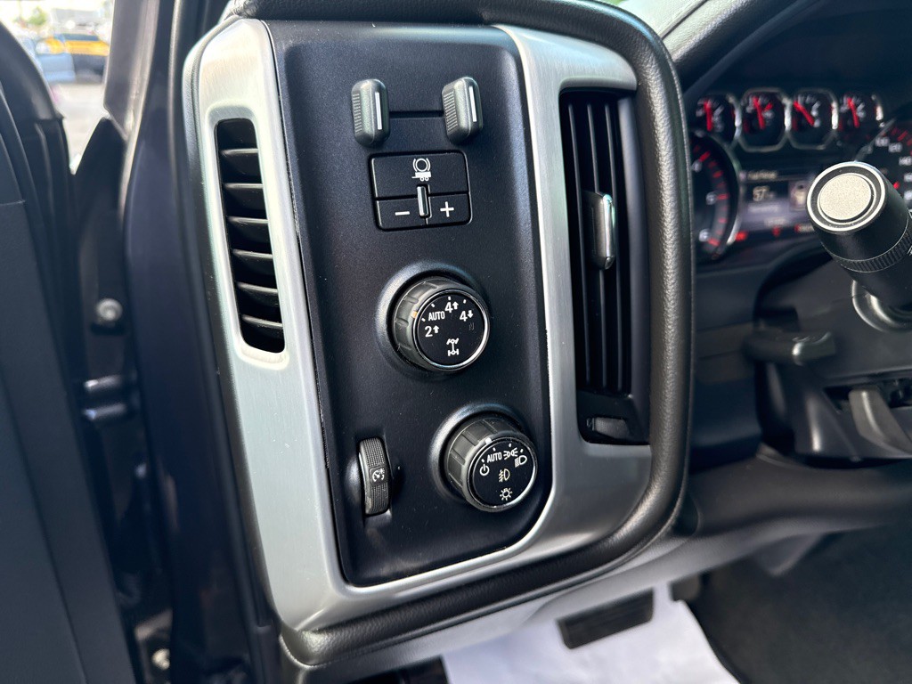 2015 GMC Sierra Image 16
