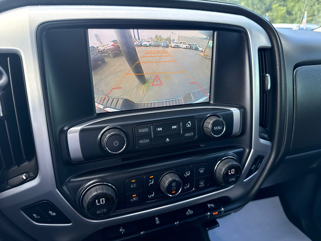 2015 GMC Sierra Image 17