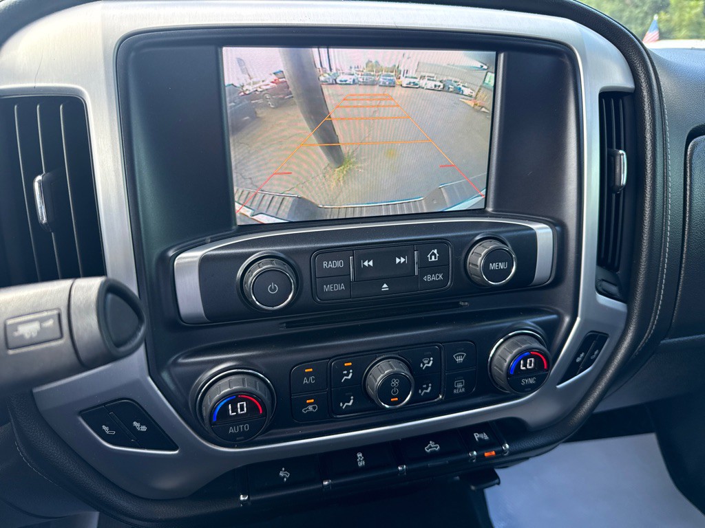 2015 GMC Sierra Image 18