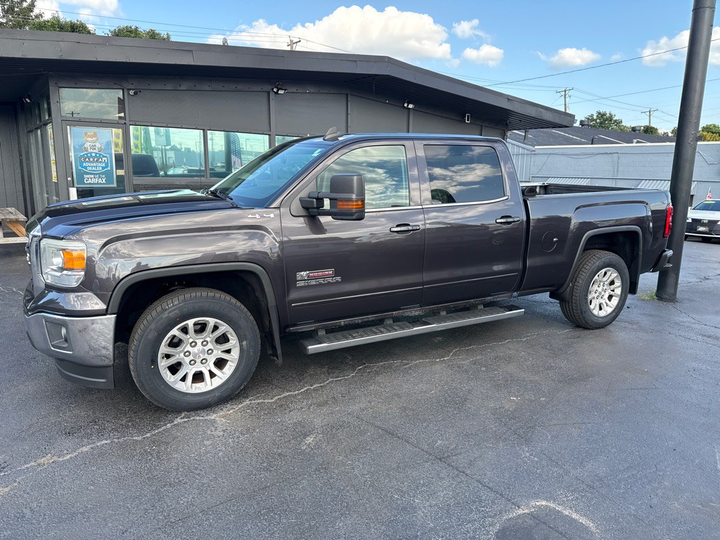 2015 GMC Sierra Image 2