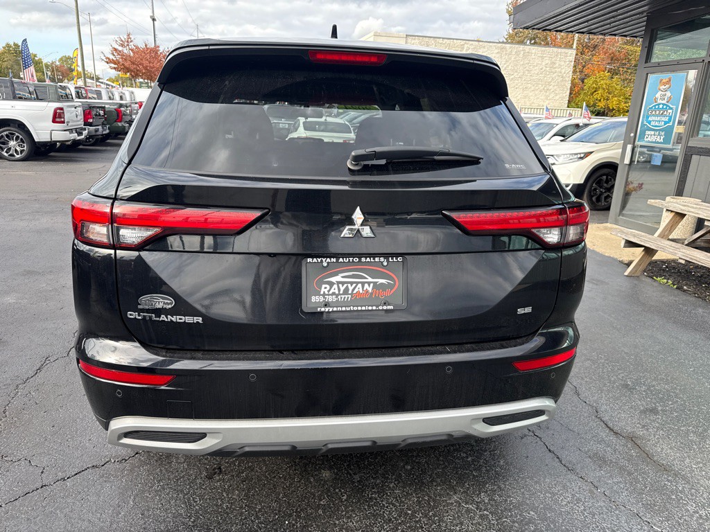 2024 Mitsubishi Outlander Image 6
