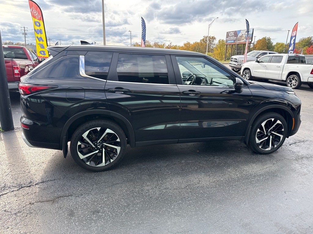 2024 Mitsubishi Outlander Image 8