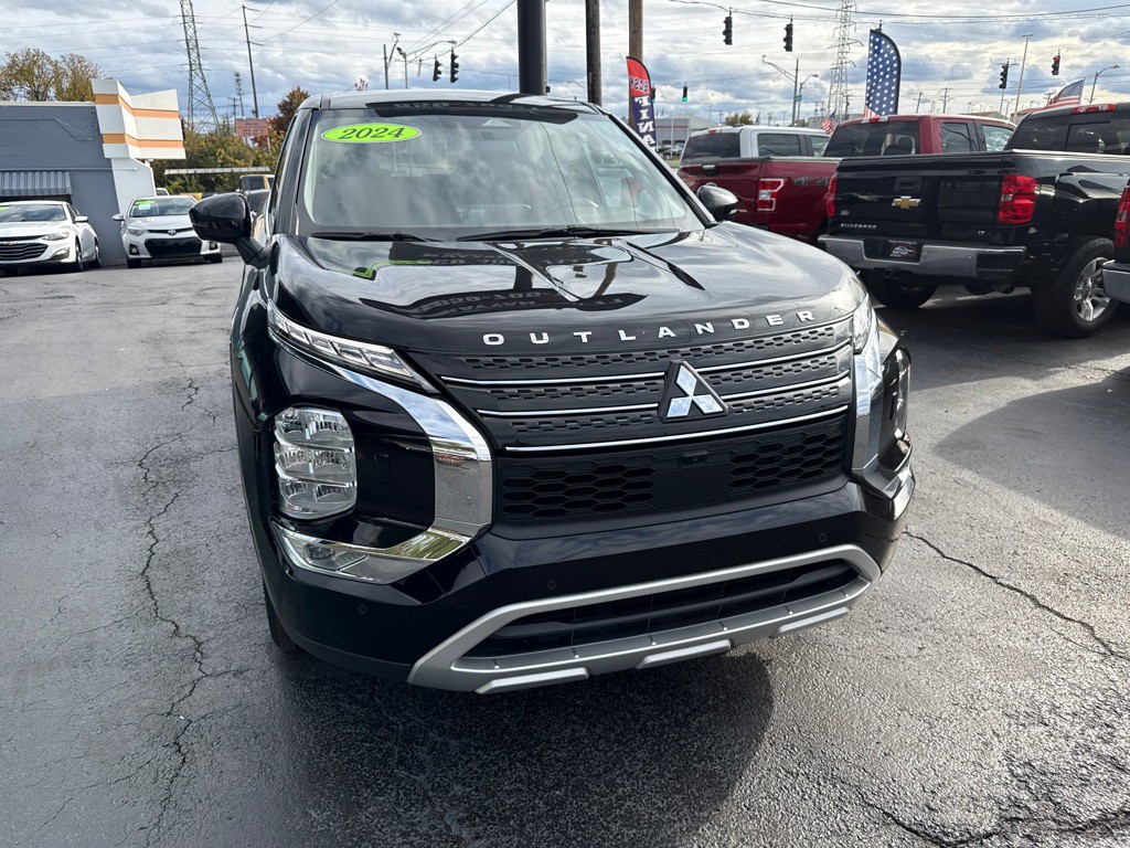 2024 Mitsubishi Outlander Image 10