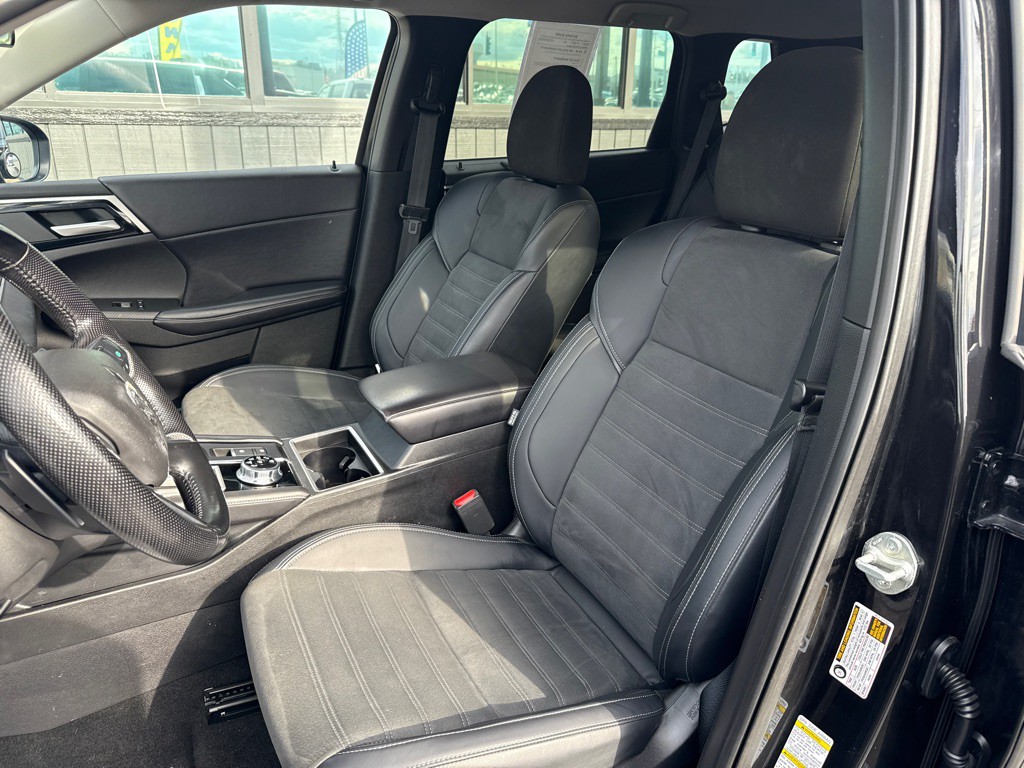 2024 Mitsubishi Outlander Image 12