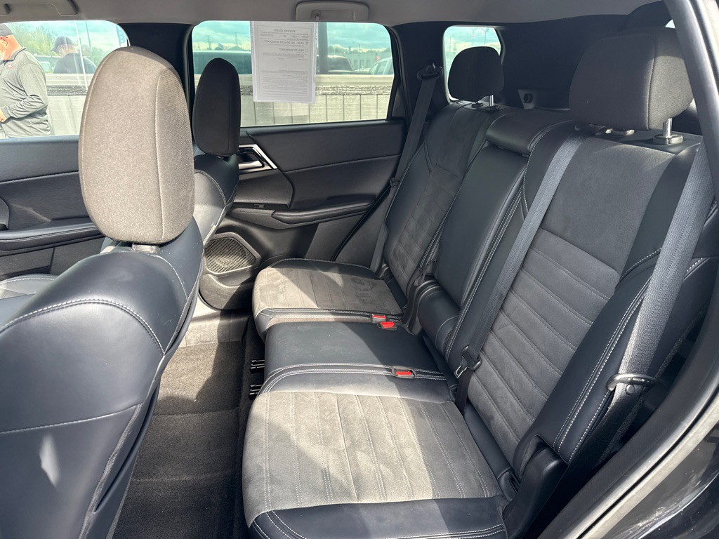 2024 Mitsubishi Outlander Image 15