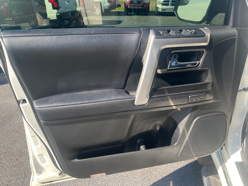 2019 Toyota 4Runner Image 7