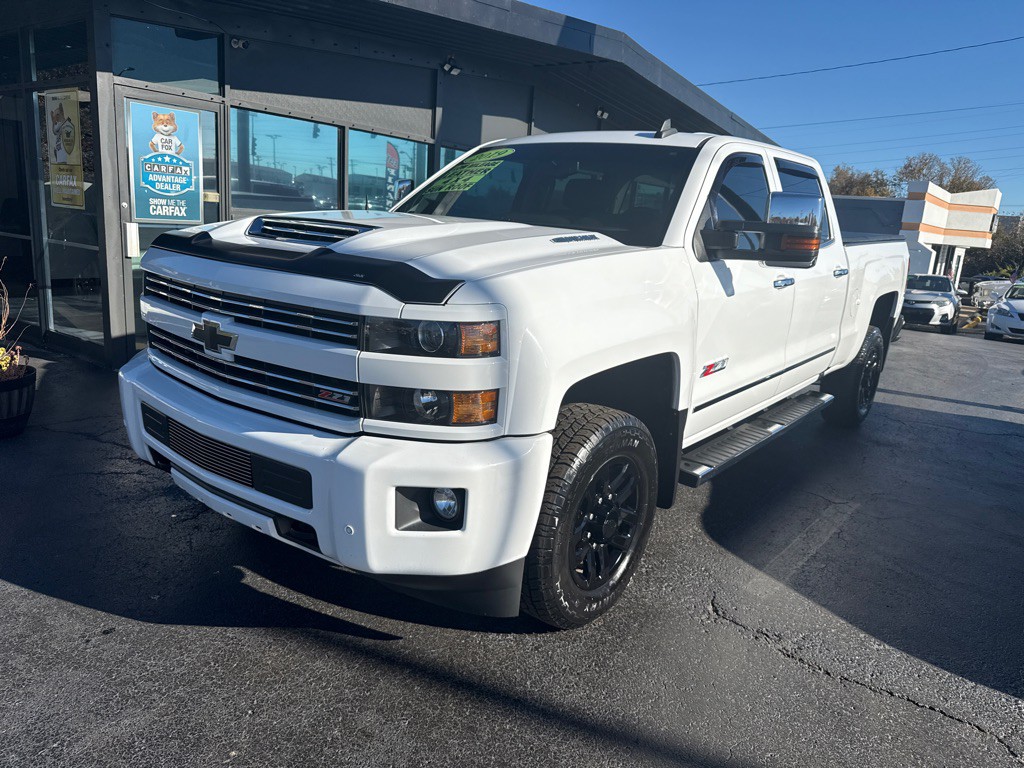 2019 Chevrolet Silverado 1500 Image 1