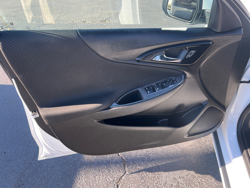 2023 Chevrolet Malibu Image 7