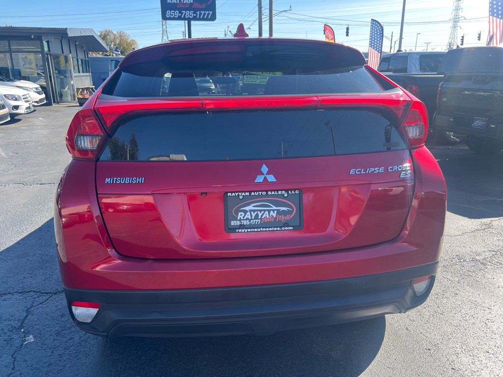 2019 Mitsubishi Eclipse Image 3