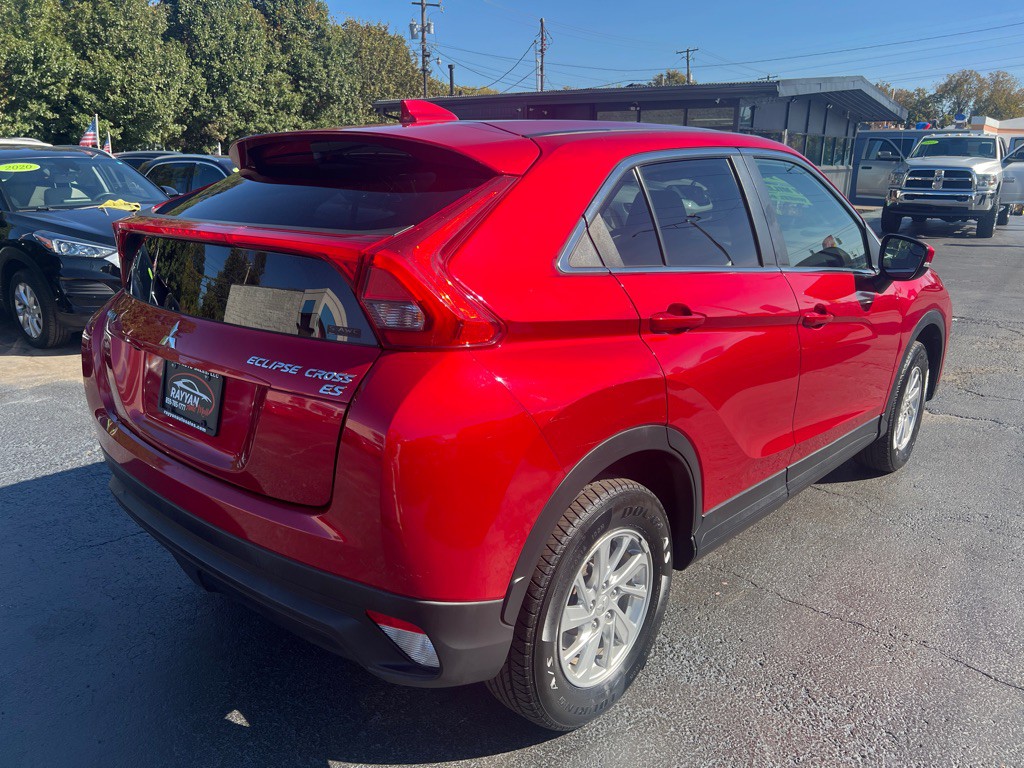 2019 Mitsubishi Eclipse Image 4