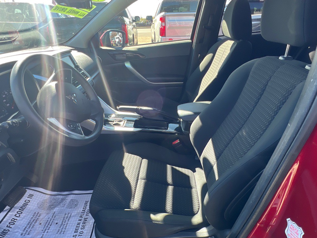 2019 Mitsubishi Eclipse Image 8