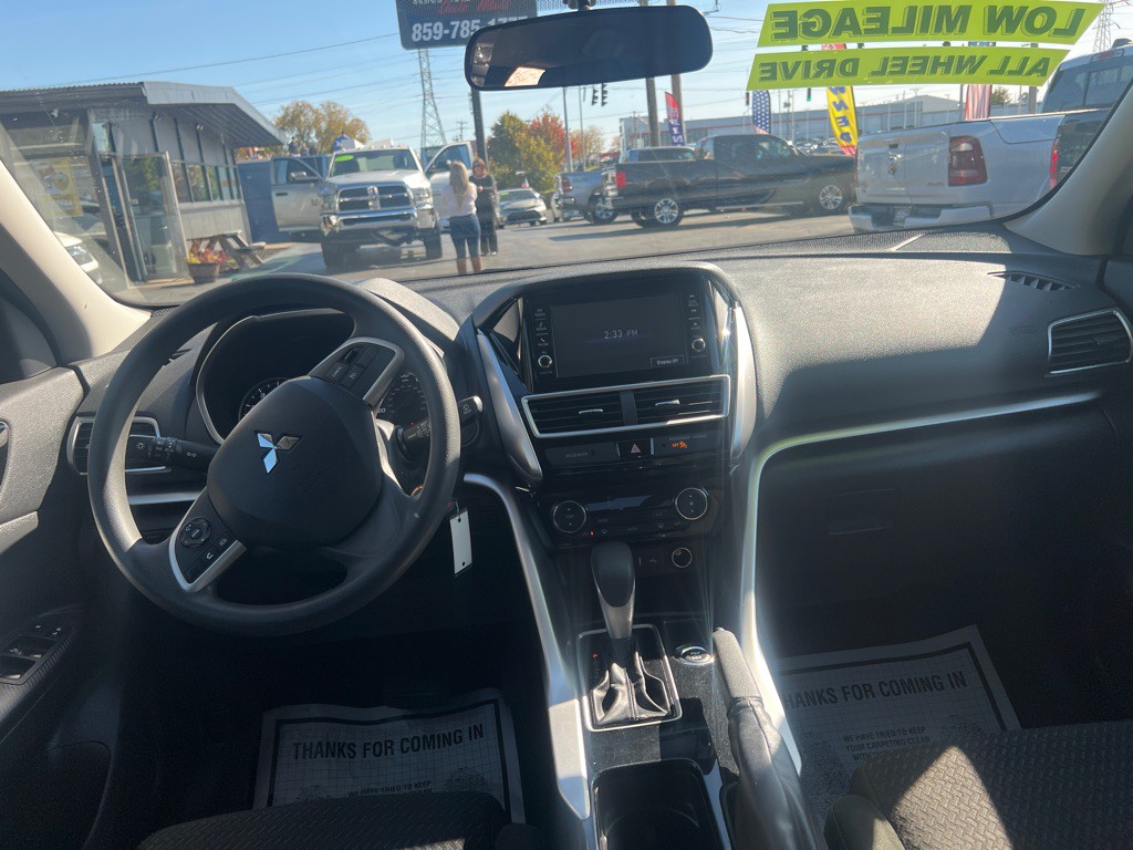 2019 Mitsubishi Eclipse Image 11