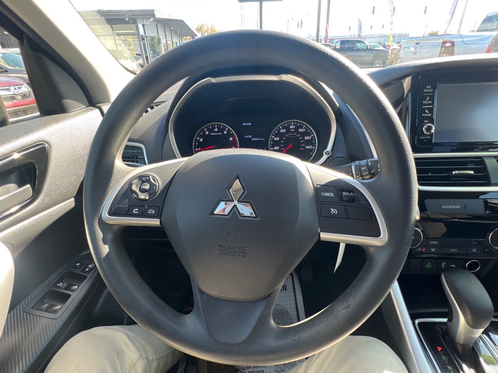 2019 Mitsubishi Eclipse Image 18