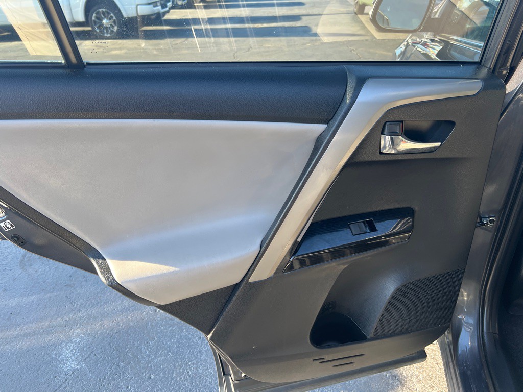 2016 Toyota Rav4 Image 14